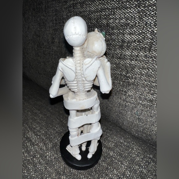 NWT Love Never Dies Skeleton Couple Tabletop Decor - Picture 3 of 5
